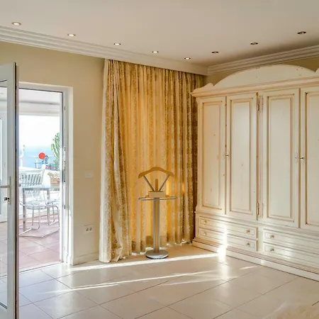 Villa Paraiso *